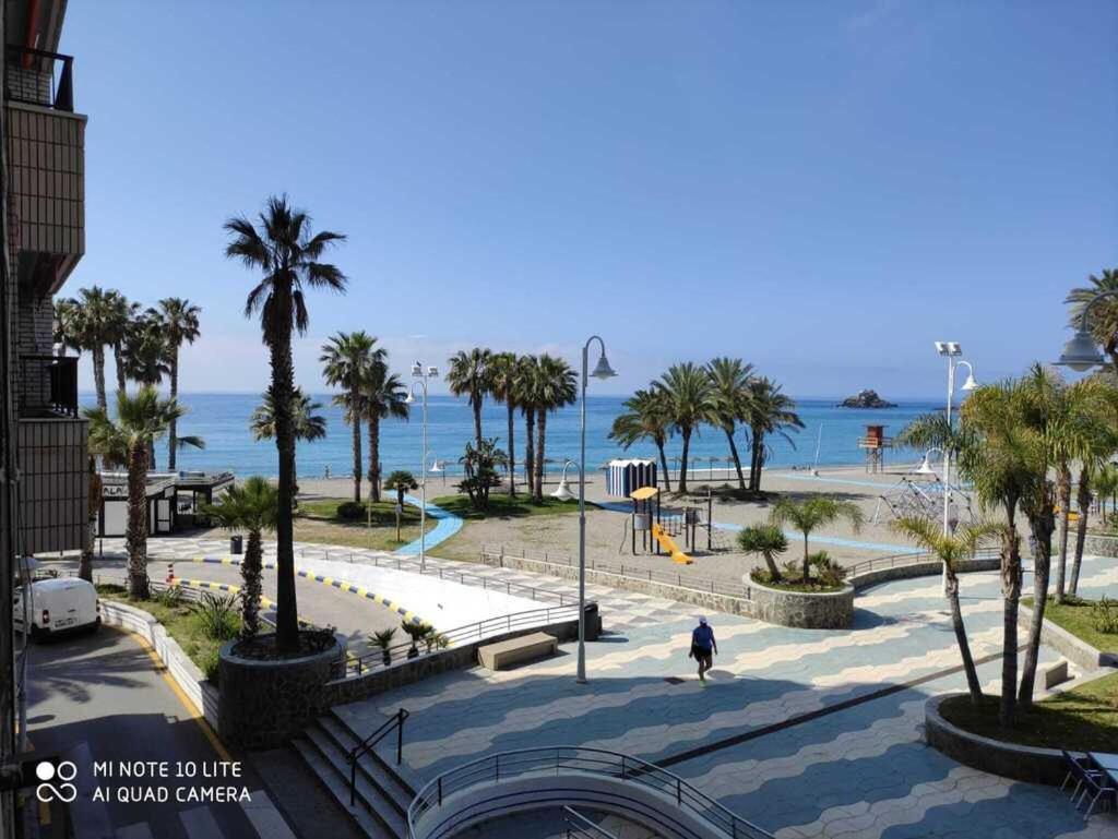 Centro-Primera Linea De Playa Almuñécar Kültér fotó